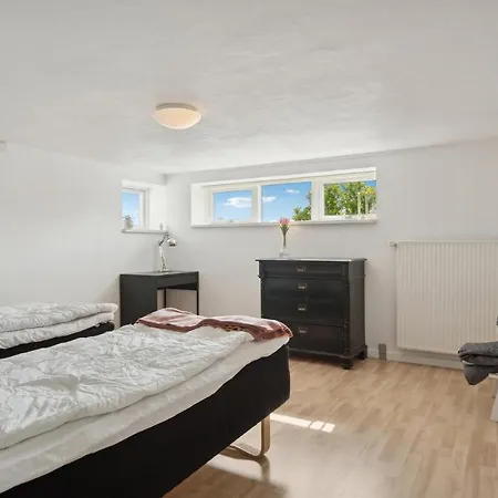 4 Bedroom In *