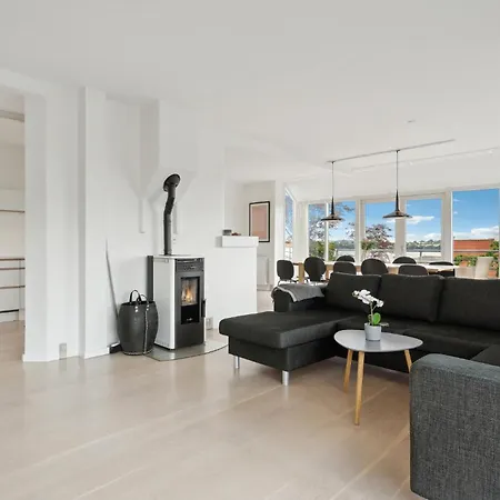 4 Bedroom In